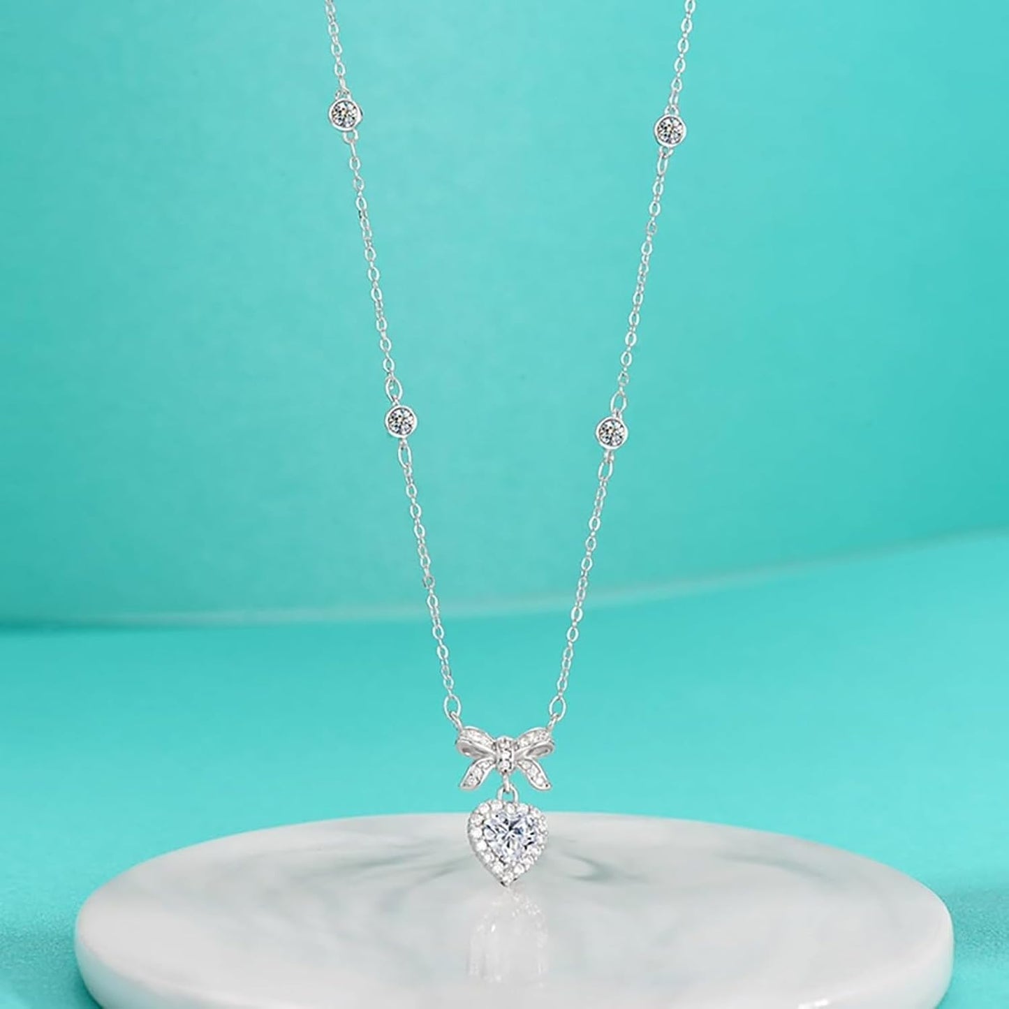 14K Gold Heart-Shaped Necklace for Women, 0.8ct D-color Round Cut Diamond Pendant, Elegant Jewelry for Any Occasion, Ideal Gift for Your Beloved Wife