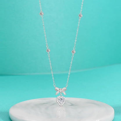 14K Gold Heart-Shaped Necklace for Women, 0.8ct D-color Round Cut Diamond Pendant, Elegant Jewelry for Any Occasion, Ideal Gift for Your Beloved Wife