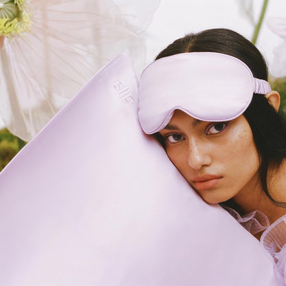 slip Pure Silk Contour Sleep Mask: Protect Your Delicate Lashes with Our Innovative, Lash-Friendly Design. Experience Uninterrupted Beauty Sleep with Slipsilk™ Comfort, 1 Contour Mask, Scarlet