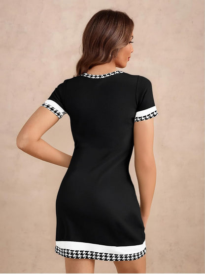 Women's Houndstooth Print Tie Front Dress