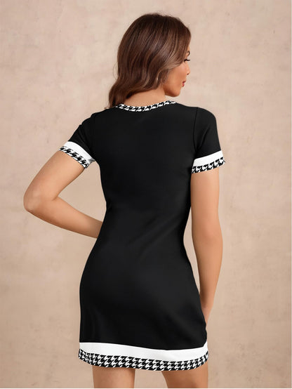 Women's Houndstooth Print Tie Front Dress