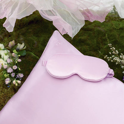 slip Pure Silk Contour Sleep Mask: Protect Your Delicate Lashes with Our Innovative, Lash-Friendly Design. Experience Uninterrupted Beauty Sleep with Slipsilk™ Comfort, 1 Contour Mask, Scarlet