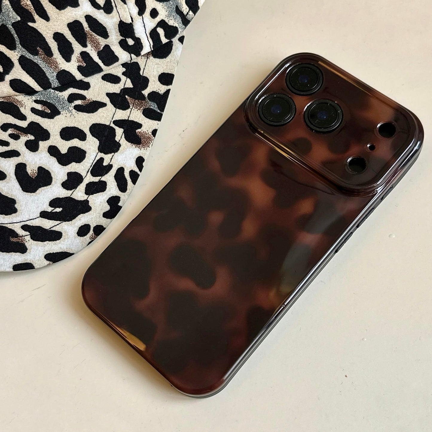 Aesthetic Tortoise Shell Phone Case for iPhone 17 Pro 6.3in,Retro Cool Girl Leopard Print Brown Amber Trendy Full Camera Protective Cover for iPhone 17pro 6.3"