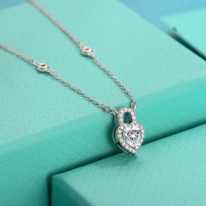 14K Gold Heart-Shaped Necklace for Women, 0.8ct D-color Round Cut Diamond Pendant, Elegant Jewelry for Any Occasion, Ideal Gift for Your Beloved Wife