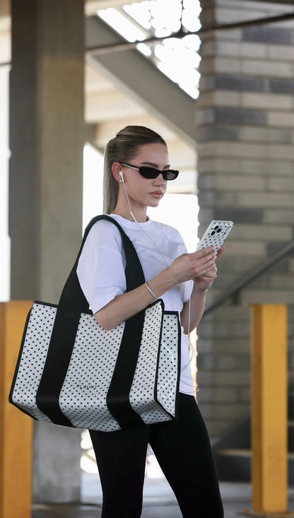 FLAUNT Everyday Tote Bag