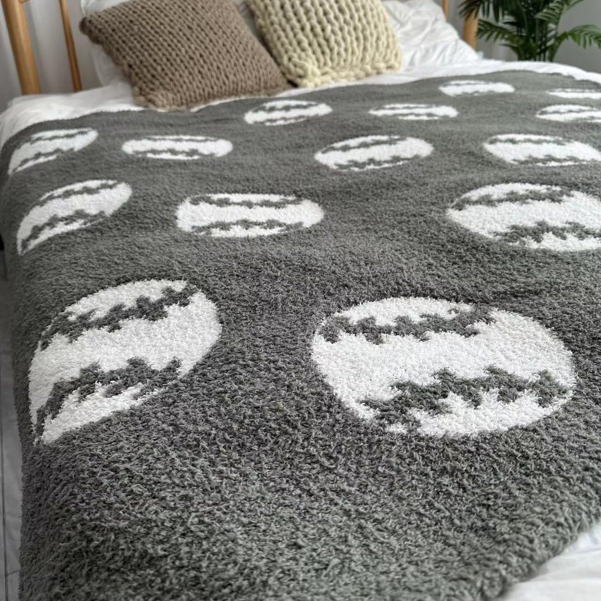 Cozy Baseball Pattern Blanket Perfect Lightweight Bedding for Adults, Soft, Warm, and Plush Soccer Sports Blanket Great for Bed Sofa (Baseball-Red, 51"x63")