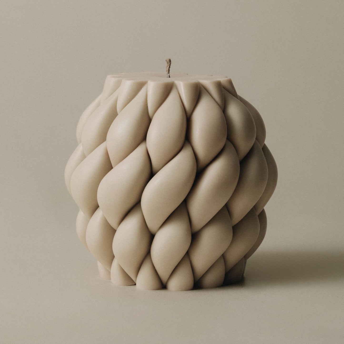 LAWA Knot Ball Candle - Large Beautiful Handmade Pillar Scented Soy Wax Elegant Bubble Aesthetic Candle Housewarming Gift Home Room Shelf Decor Idea White