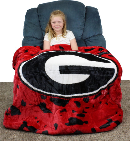 Everything Comfy Georgia Bulldogs Soft and Warm Huge Raschel Throw Blanket, 86" x 63"