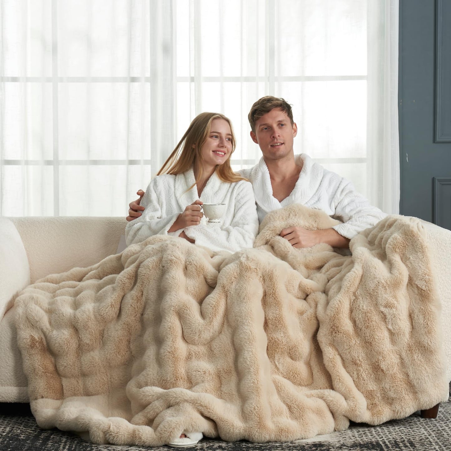 Cozy Bliss Faux Fur Throw Blanket for Couch, Fuzzy Soft Plush Thick Bubble Blanket for Sofa Bedroom Living Room, 50 * 60 Inches Tie Dye Pink