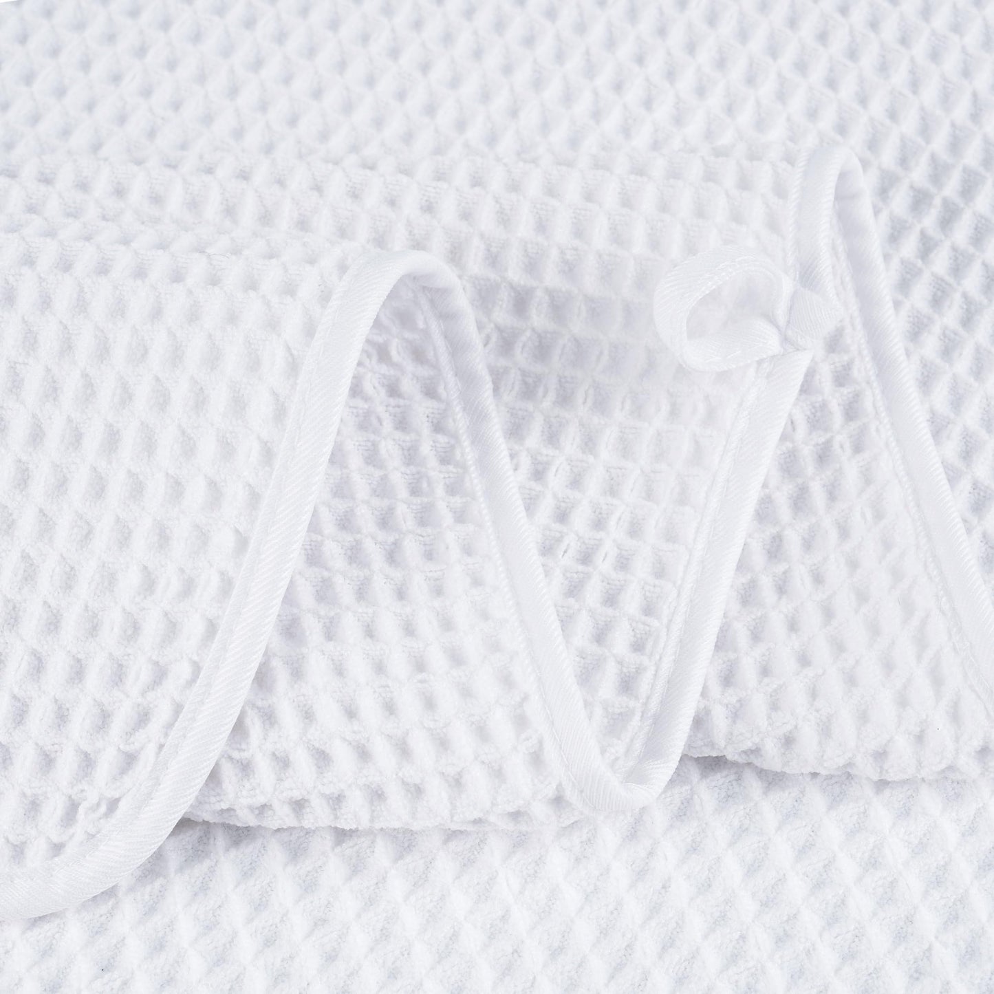 POLYTE 430 GSM Microfiber Oversize Quick Dry Lint Free Bath Towel, 60 x 30 in, 4 Pack (Waffle Weave)