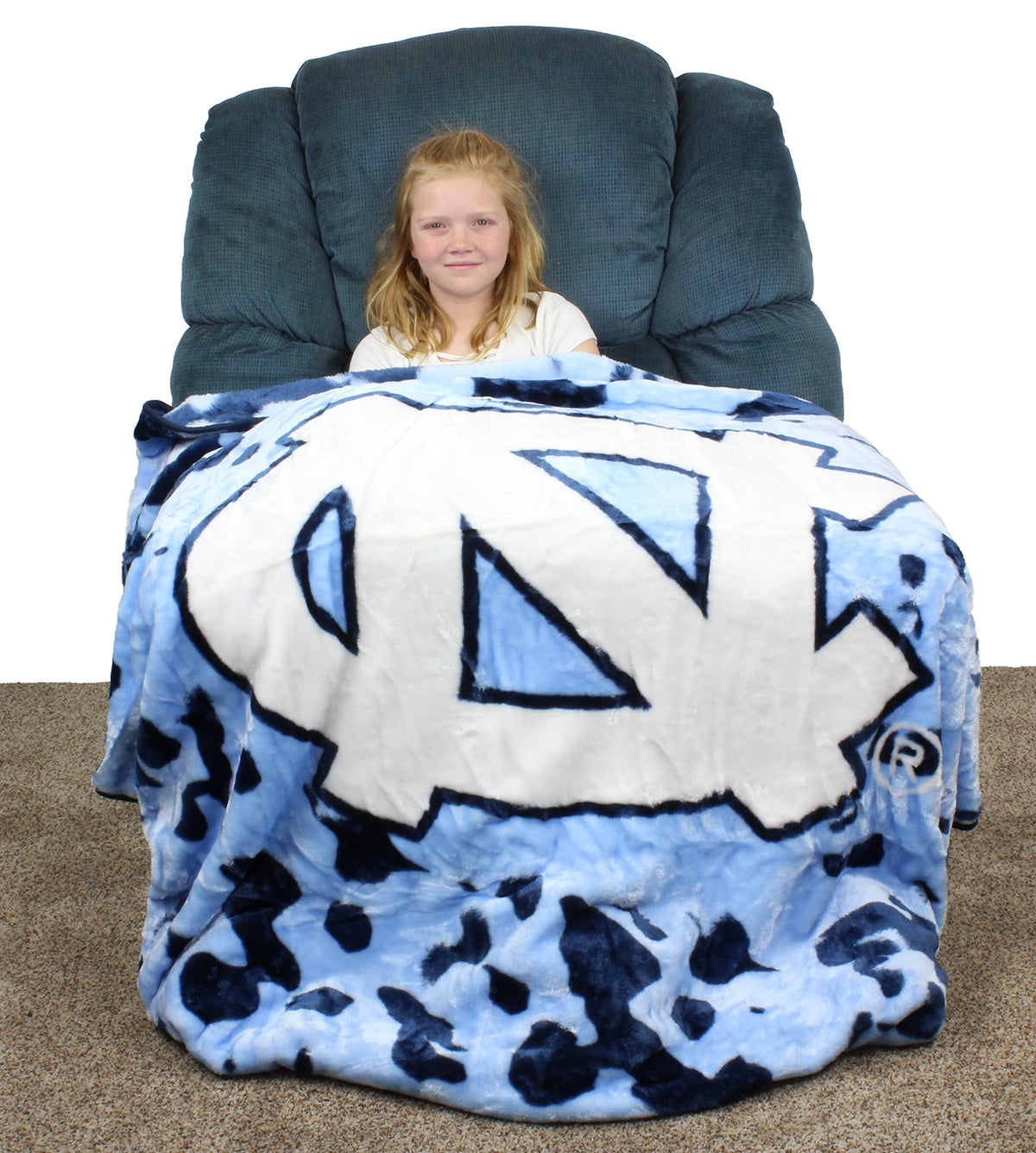 Everything Comfy Georgia Bulldogs Soft and Warm Huge Raschel Throw Blanket, 86" x 63"