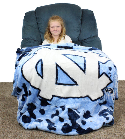 Everything Comfy Georgia Bulldogs Soft and Warm Huge Raschel Throw Blanket, 86" x 63"