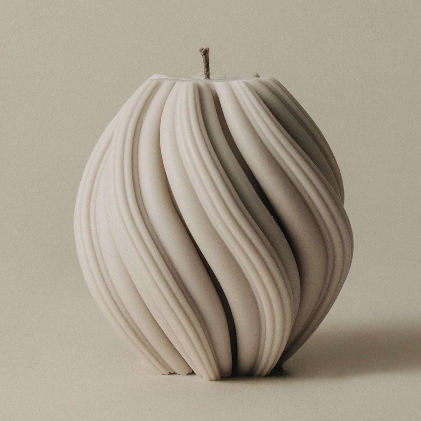 LAWA Swirl Candle - Beautiful Handmade Pillar Soy Wax Twirl Elegant Bubble Aesthetic Candle Housewarming Gift Home Room Shelf Decor Idea Spiral White Large