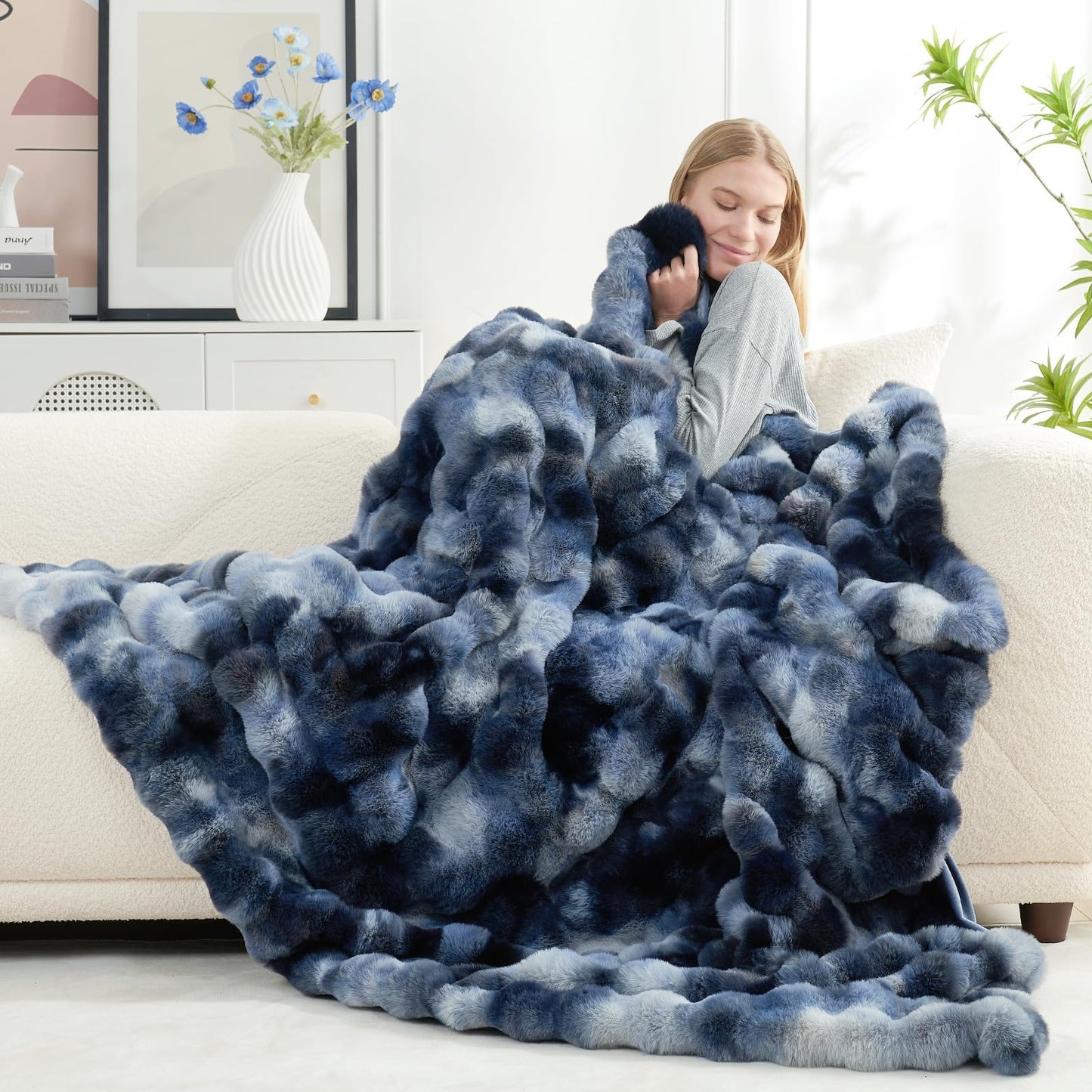 Cozy Bliss Faux Fur Throw Blanket for Couch, Fuzzy Soft Plush Thick Bubble Blanket for Sofa Bedroom Living Room, 50 * 60 Inches Tie Dye Pink