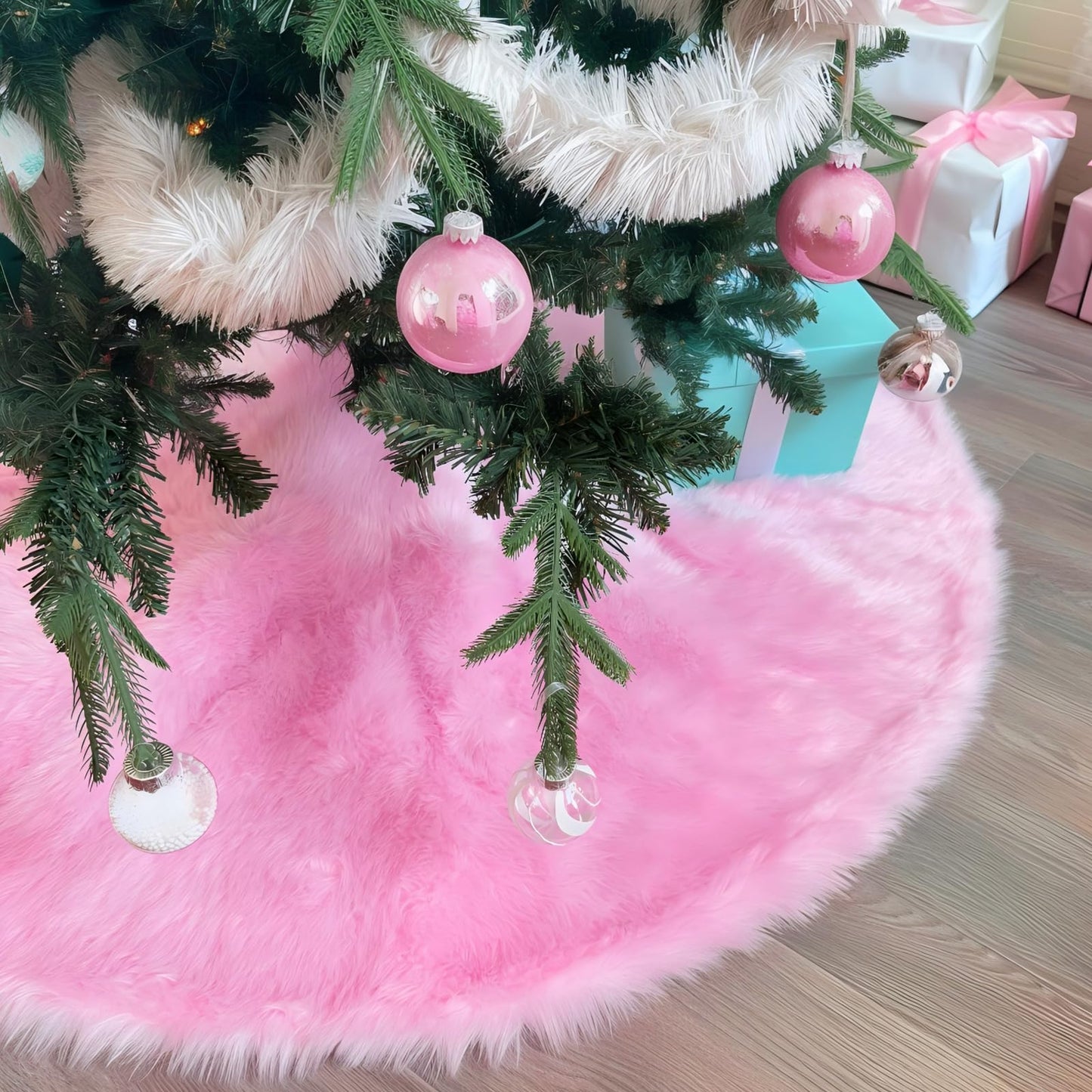 CHICHIC 60 inch Christmas Tree Skirt Faux Fur Xmas Tree Skirt Christmas Decorations Holiday Tree Ornaments Tree Decoration for Christmas Home Decorations, Xmas Party Holiday Decorations, Snow White