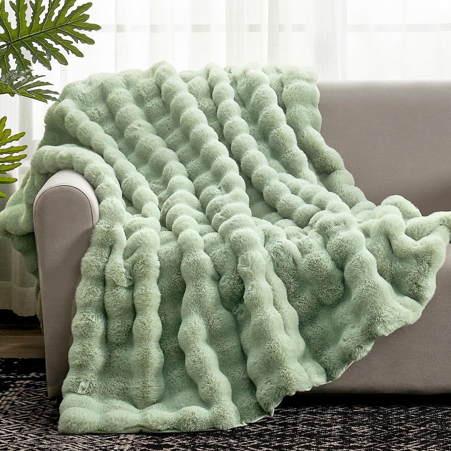 Cozy Bliss Faux Fur Throw Blanket for Couch, Fuzzy Soft Plush Thick Bubble Blanket for Sofa Bedroom Living Room, 50 * 60 Inches Tie Dye Pink