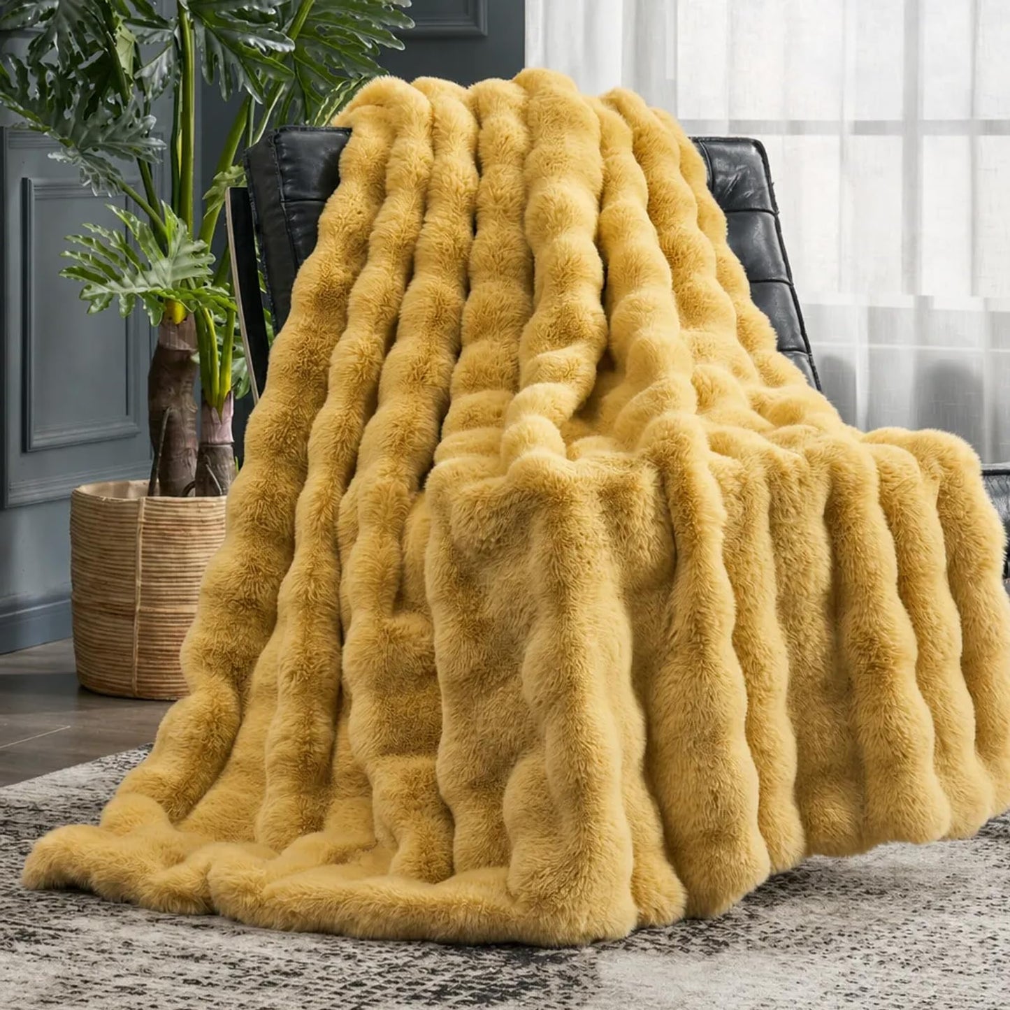 Cozy Bliss Faux Fur Throw Blanket for Couch, Fuzzy Soft Plush Thick Bubble Blanket for Sofa Bedroom Living Room, 50 * 60 Inches Tie Dye Pink