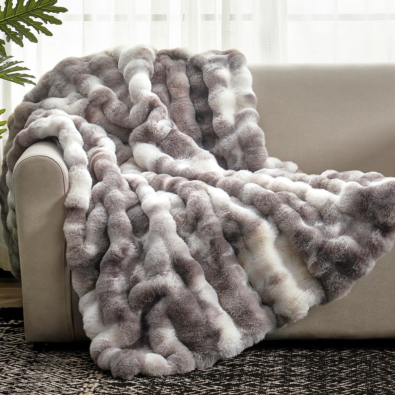 Cozy Bliss Faux Fur Throw Blanket for Couch, Fuzzy Soft Plush Thick Bubble Blanket for Sofa Bedroom Living Room, 50 * 60 Inches Tie Dye Pink