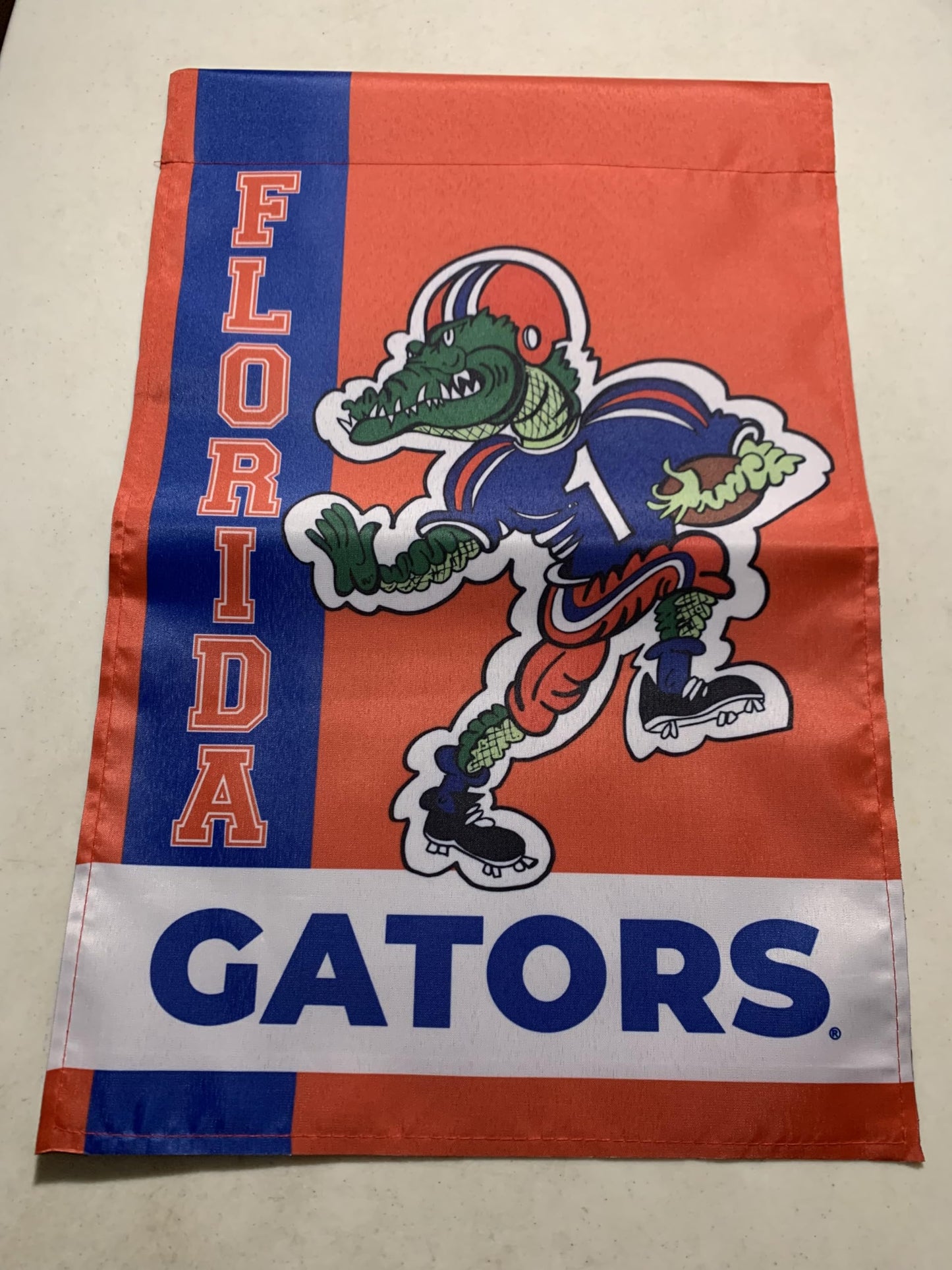 Magnolia Lane Collegiate Garden Flag (Alabama Crimson Tide House)