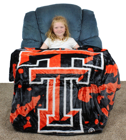 Everything Comfy Georgia Bulldogs Soft and Warm Huge Raschel Throw Blanket, 86" x 63"
