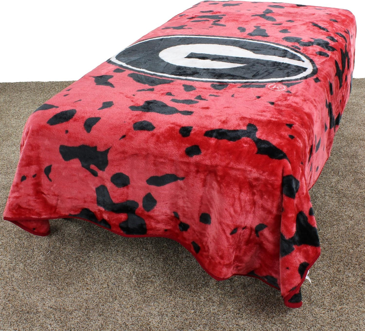 Everything Comfy Georgia Bulldogs Soft and Warm Huge Raschel Throw Blanket, 86" x 63"