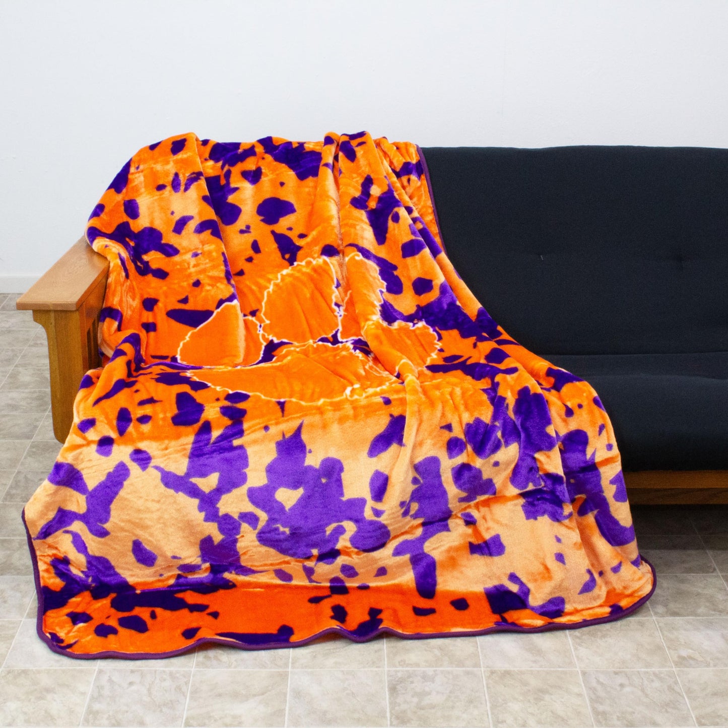 Everything Comfy Georgia Bulldogs Soft and Warm Huge Raschel Throw Blanket, 86" x 63"