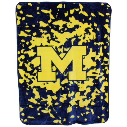 Everything Comfy Georgia Bulldogs Soft and Warm Huge Raschel Throw Blanket, 86" x 63"