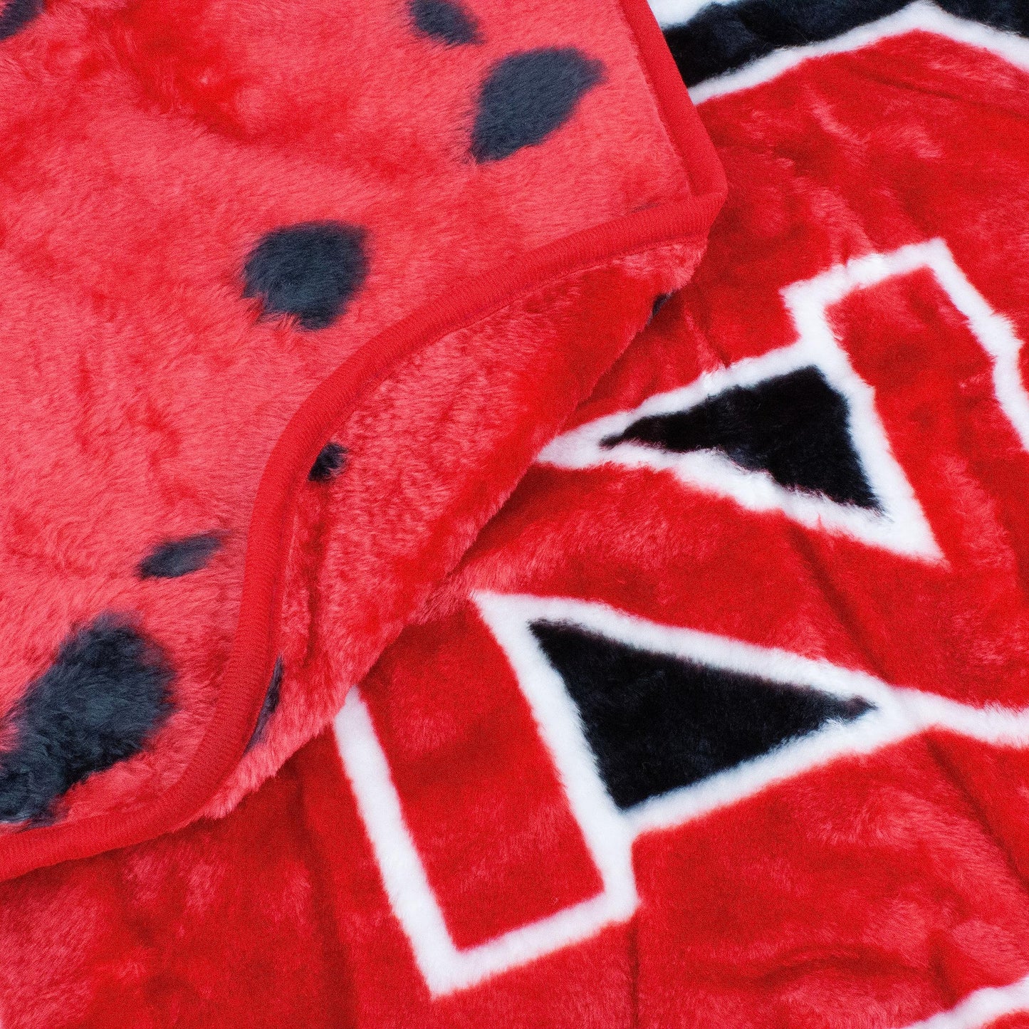 Everything Comfy Georgia Bulldogs Soft and Warm Huge Raschel Throw Blanket, 86" x 63"